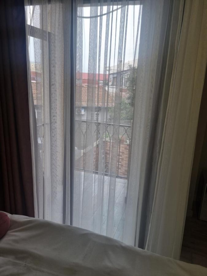 Mahali Hotel Batoemi Buitenkant foto