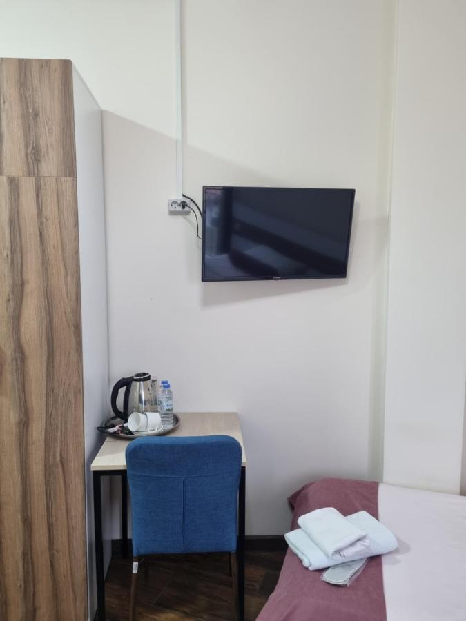 Mahali Hotel Batoemi Buitenkant foto