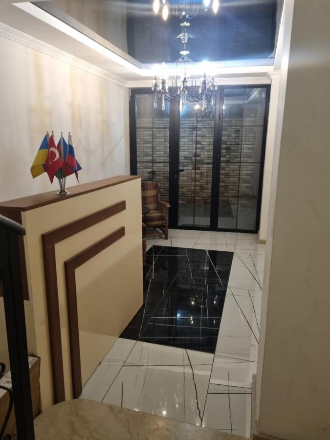 Mahali Hotel Batoemi Buitenkant foto