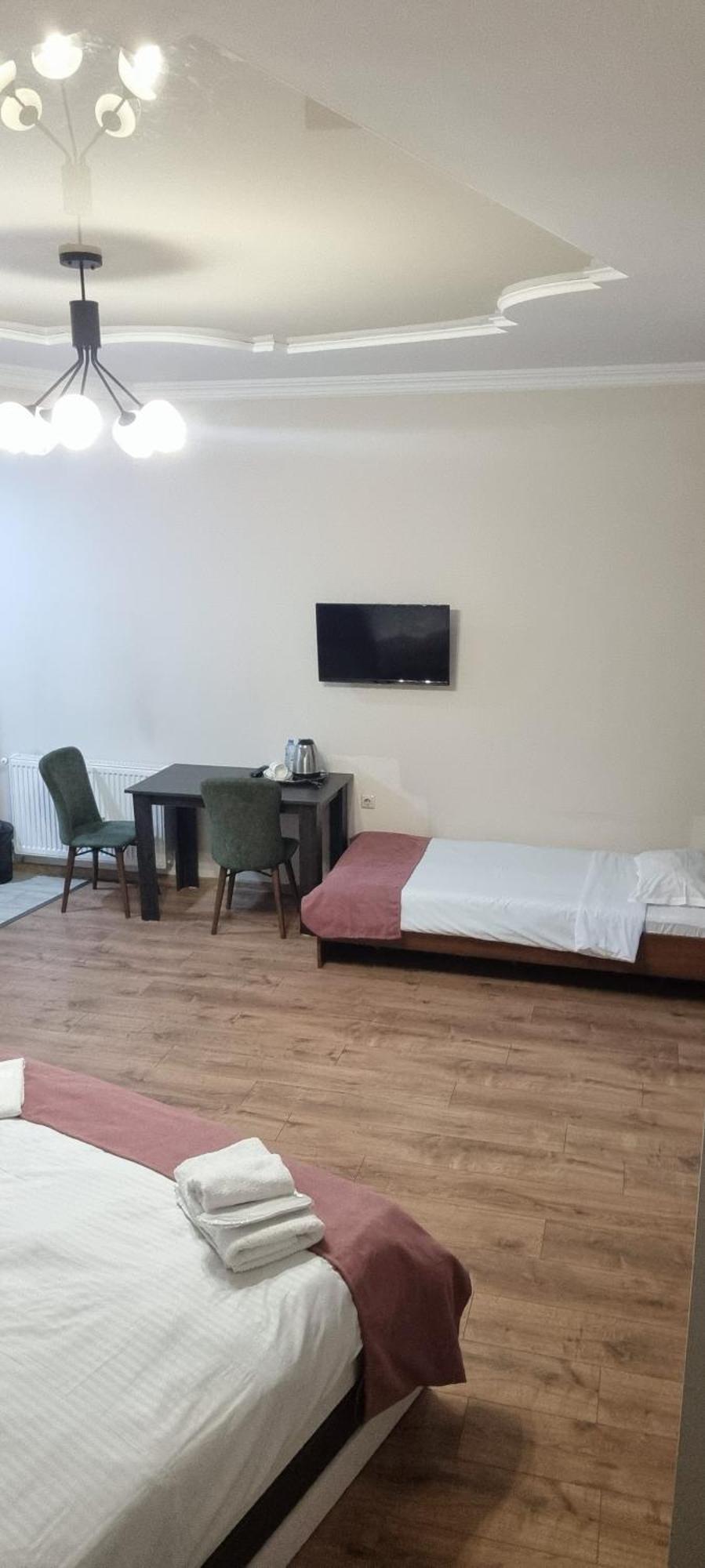 Mahali Hotel Batoemi Buitenkant foto