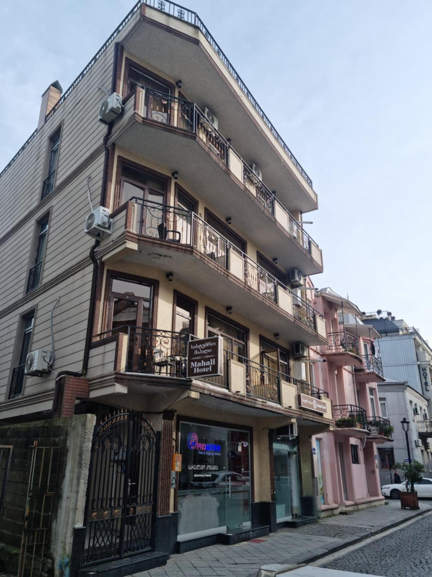 Mahali Hotel Batoemi Buitenkant foto