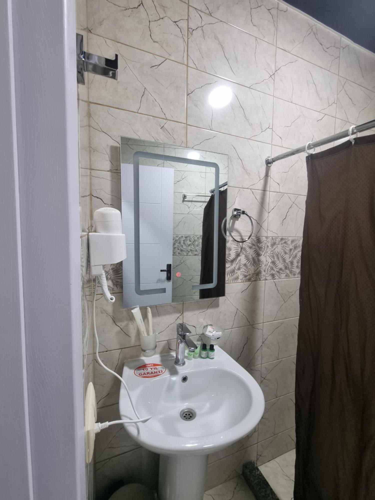 Mahali Hotel Batoemi Buitenkant foto