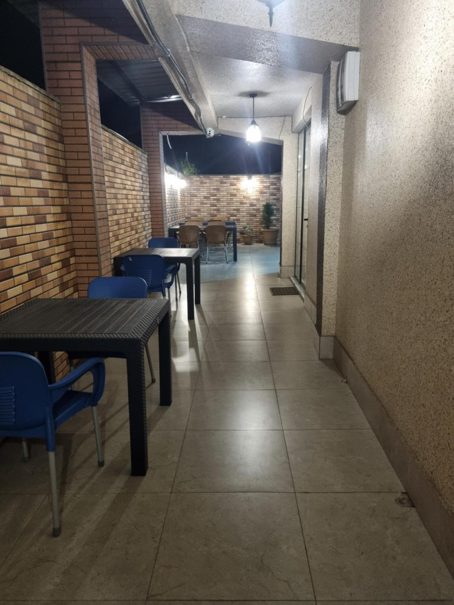 Mahali Hotel Batoemi Buitenkant foto