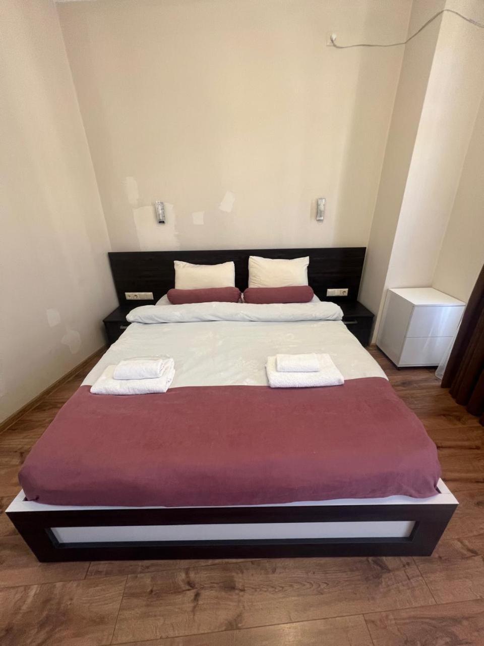 Mahali Hotel Batoemi Buitenkant foto
